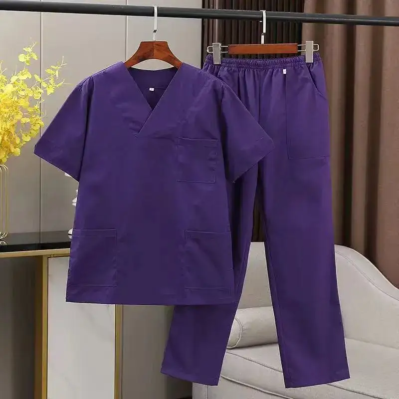 Uniformes du personnel médical de nouvelle conception à succès Hauts des employés d'hôpital avec impression personnalisable 1